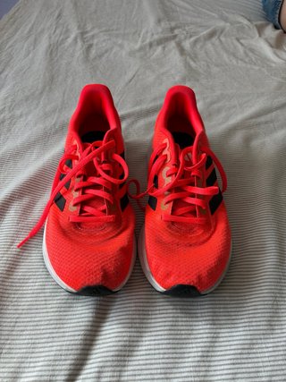 Zapatillas Adidas de Running Rojas y Negras