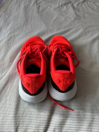 Zapatillas Adidas de Running Rojas y Negras
