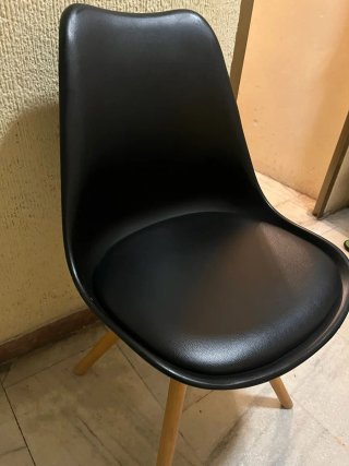 Sillas de comedor con patas de madera