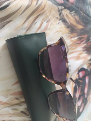 Gafas Lacoste nuevas marrones con un toque morado