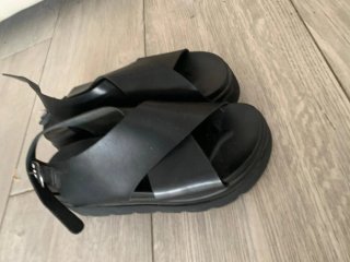 Sandalias negras de plataforma