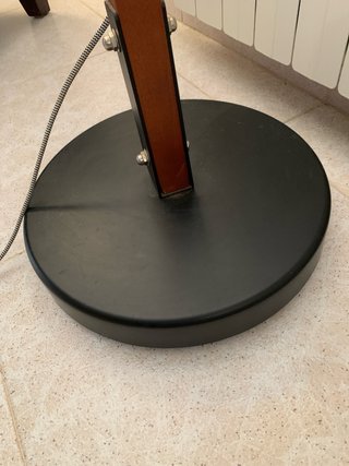 Lámpara de pie Kare madera y metal