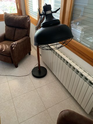 Lámpara de pie Kare madera y metal