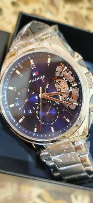 Reloj Tommy Hilfiger Dorado y Plateado