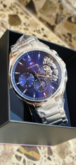 Reloj Tommy Hilfiger Dorado y Plateado