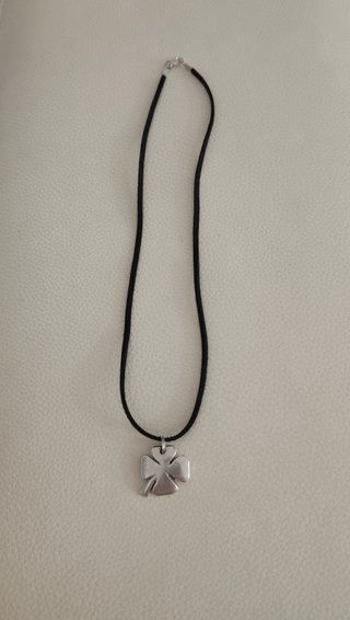 Collar piel trébol 4 hojas plata