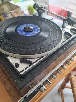 Tocadiscos y amplificador Dual