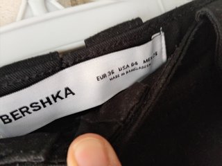 Pantalón corto cargo Bershka hombre 36 ver medidas