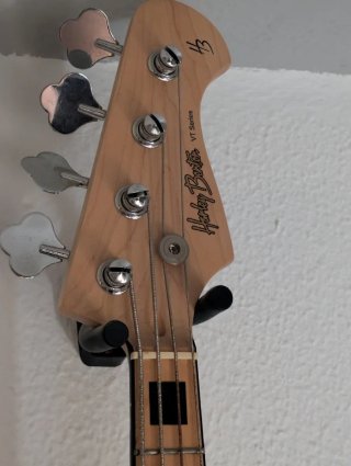 Bajo Harley Benton 4 cuerdas