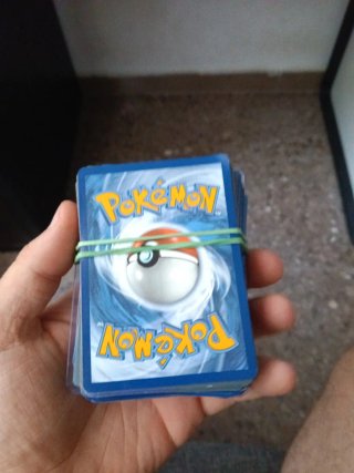 Lote 63 cartas Pokémon Eléctrico