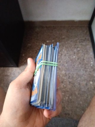Lote 63 cartas Pokémon Eléctrico