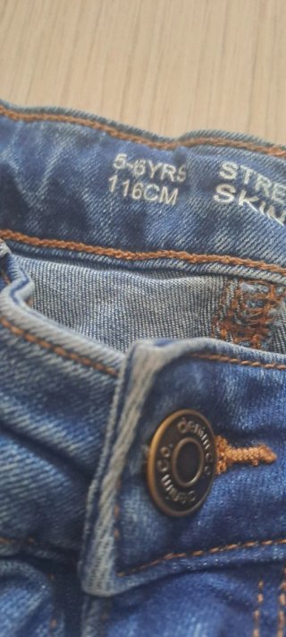 Pantalón vaquero niño 5-6 años