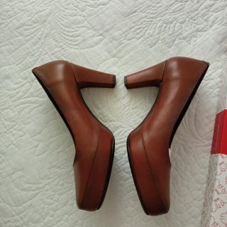 Zapatos Dorking Blesa Marrones Tacon