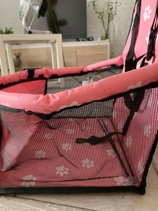 Transportín para mascotas coche rosa