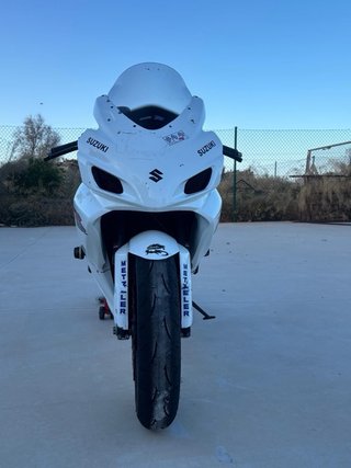 Suzuki GSXR 750 K7 circuito