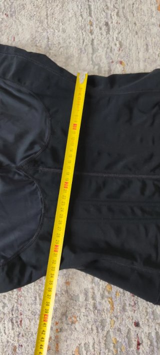 Faja moldeadora negra con cremallera