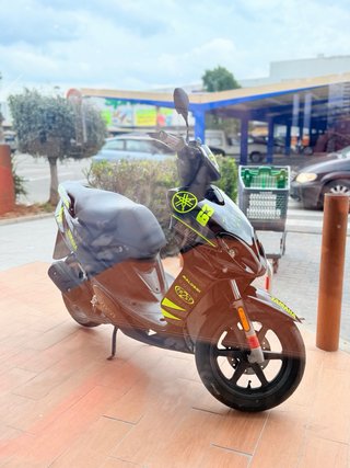 Yamaha Jog RR 49cc Negra y Amarilla