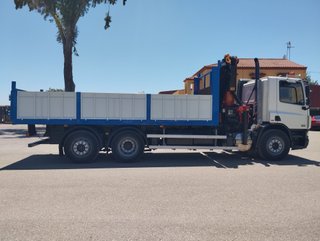 DAF CF 75 310--CAMIONES CON GRUA