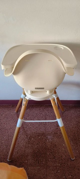 Trona de madera para bebé