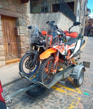 Remolque motos alquiler