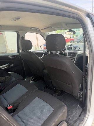 Ford S-MAX 2011