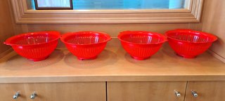 Set 2 Bowls y 6 Coladores Azules, verdes y rojos
