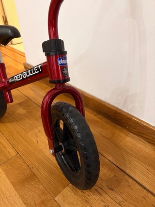 Bicicleta sin pedales Chicco Roja