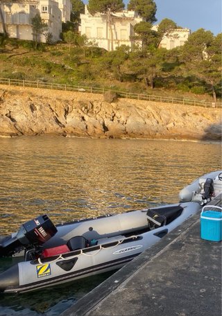 Barca Zodiac 3,80m motor Yamaha 30Cv y remolque