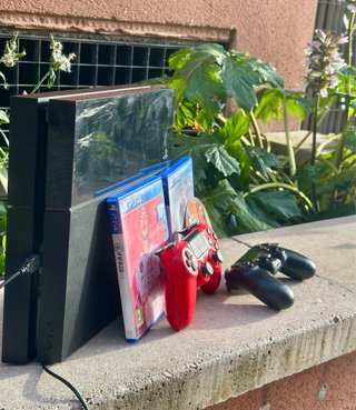 PS4 FAT con 2 controller e 5 giochi