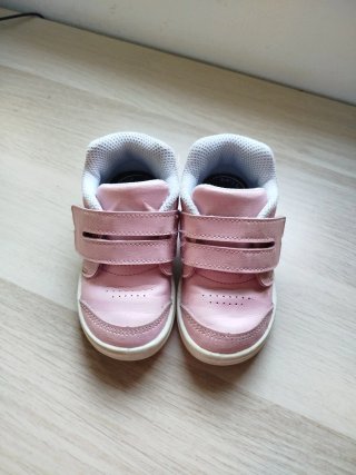 Zapatillas rosas niña velcro