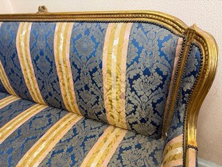 Sofá de salón estilo clásico