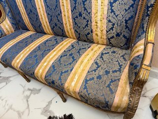 Sofá de salón estilo clásico
