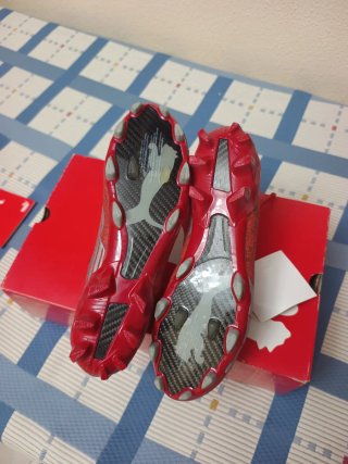 Botas de fútbol Puma Carbono Rojas
