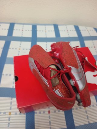 Botas de fútbol Puma Carbono Rojas