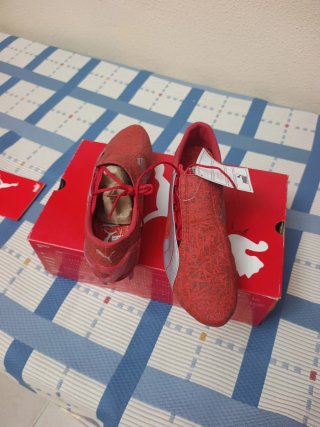 Botas de fútbol Puma Carbono Rojas