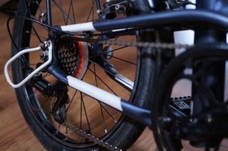 Bicicleta B Twin plegable con portaequipaje