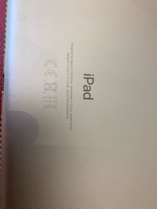 iPad 7ª Gen 128GB Wi-Fi para piezas con caja origo