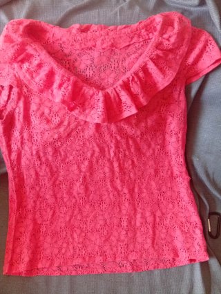 Blusa Coral Talla XL con Volantes