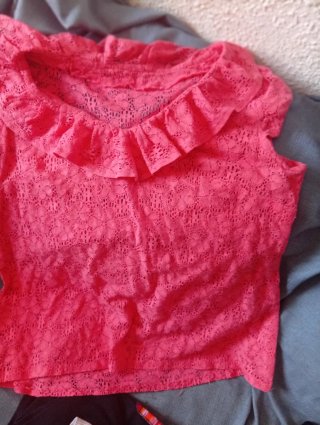 Blusa Coral Talla XL con Volantes