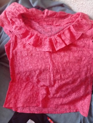 Blusa Coral Talla XL con Volantes