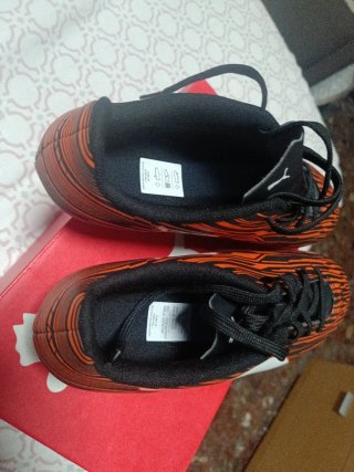 Botas de fútbol Puma Naranja y Negro