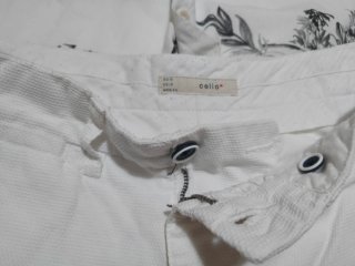 Camisa Zara estampada y pantalón Celio piqué.