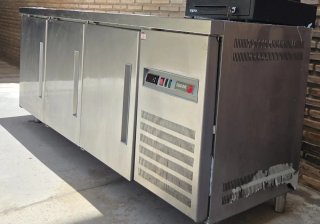 Mesa refrigerada industrial Fagor 3 puertas