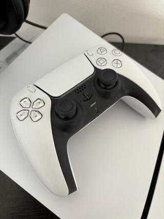 PlayStation 5 Slim Bianca