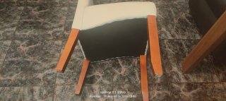 Sillas de comedor de piel y madera