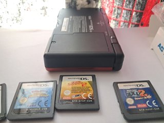 Lote Nintendo DS Roja + 8 Juegos