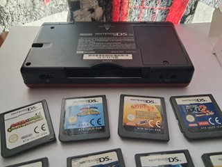 Lote Nintendo DS Roja + 8 Juegos