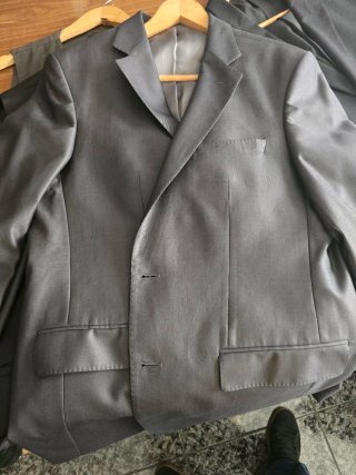 Traje de chaqueta gris a cuadros