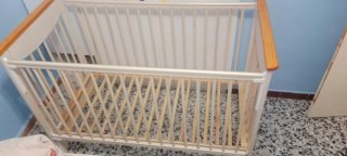 Cuna de bebé madera y blanco