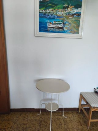 Mesa auxiliar redonda beige